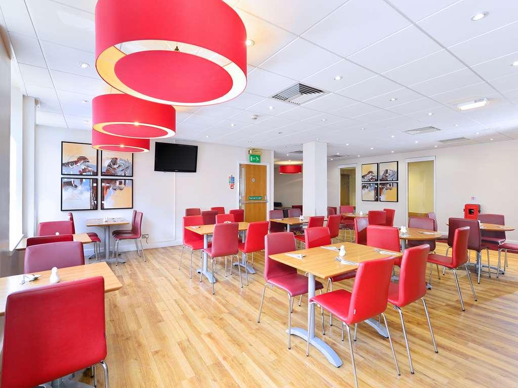 Travelodge Aberdeen Central Restaurant photo