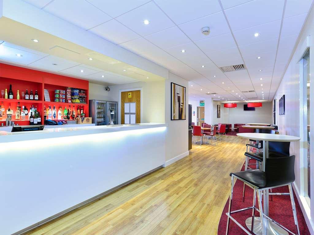 Travelodge Aberdeen Central Restaurant photo