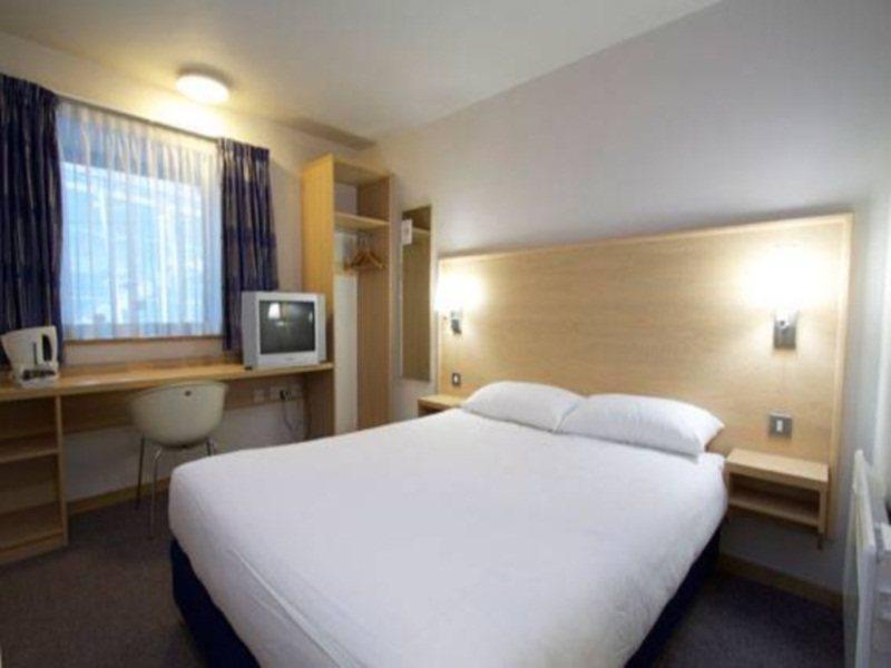 Travelodge Aberdeen Central Extérieur photo
