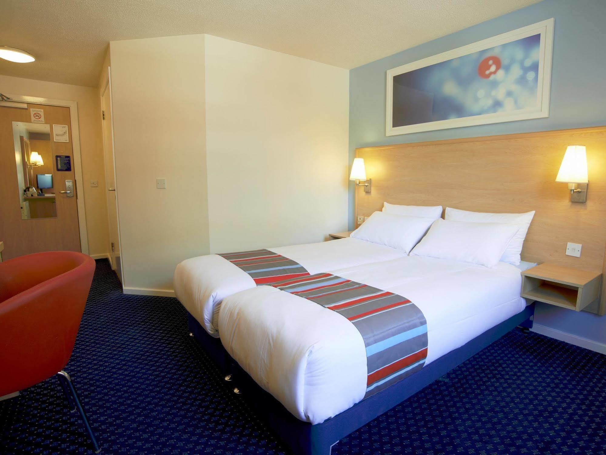 Travelodge Aberdeen Central Extérieur photo