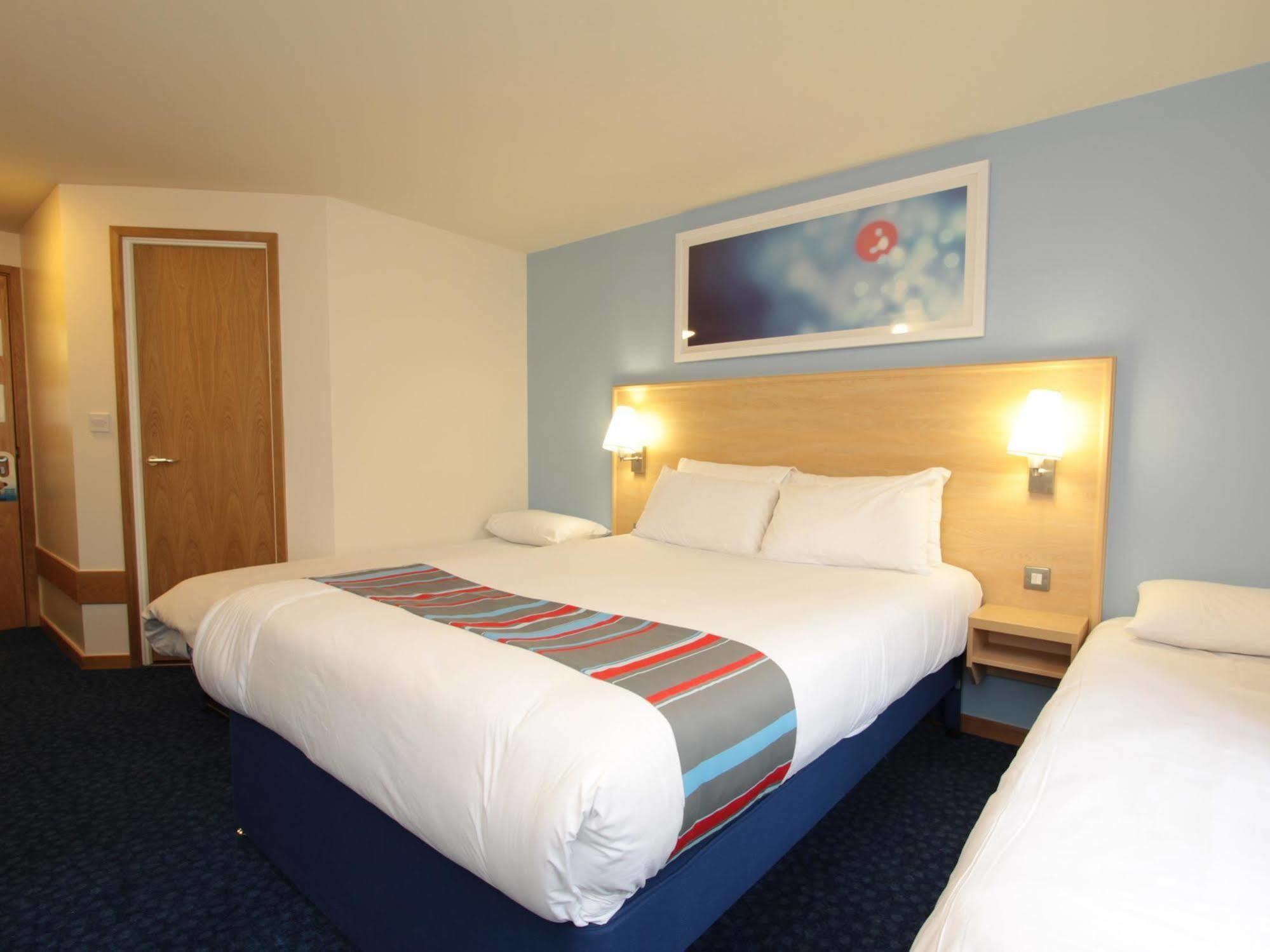 Travelodge Aberdeen Central Extérieur photo