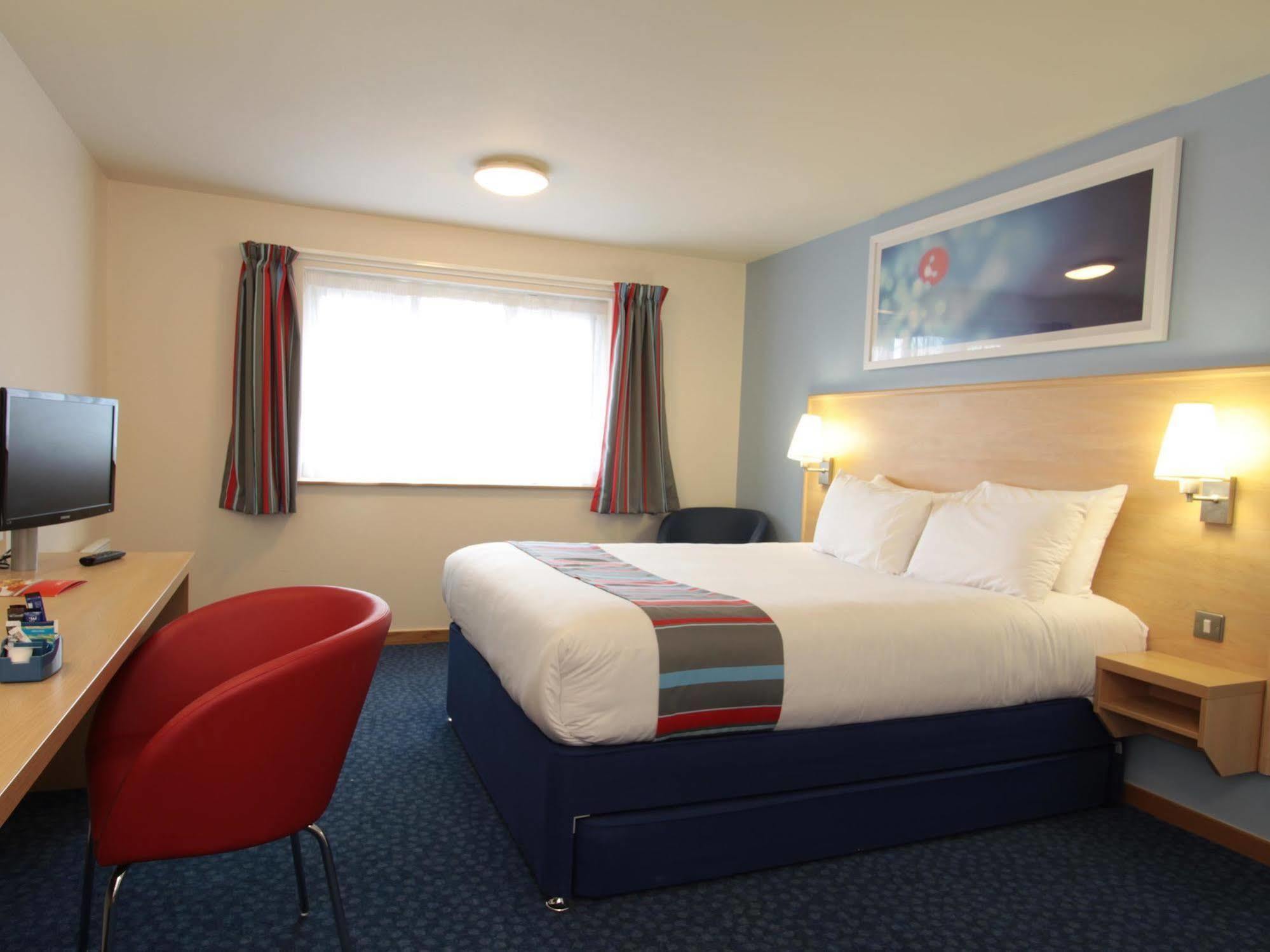 Travelodge Aberdeen Central Extérieur photo